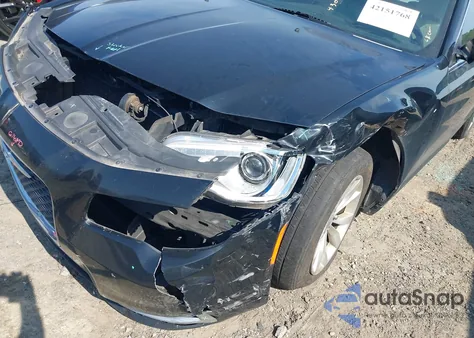 2015 Chrysler 300 Limited z USA, uszkodzony, nr VIN 2C3CCAAG1FH742910